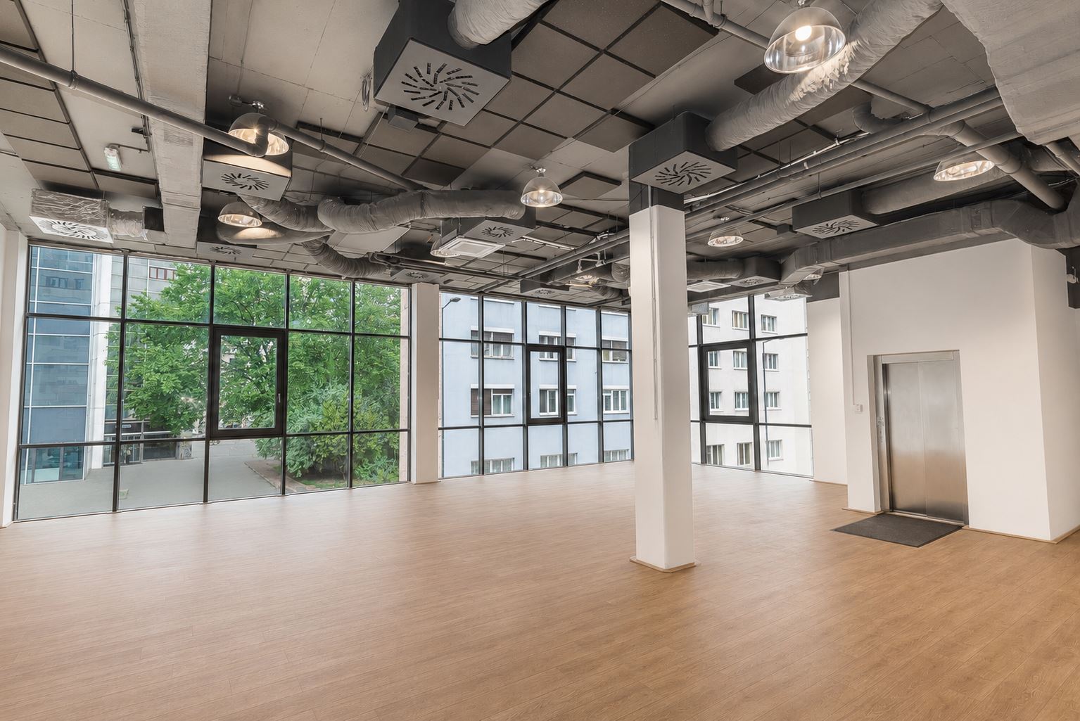 Na prenájom reprezentatívny  priestor 231 m² –  Dunajská ulica - BA -I — foto 3