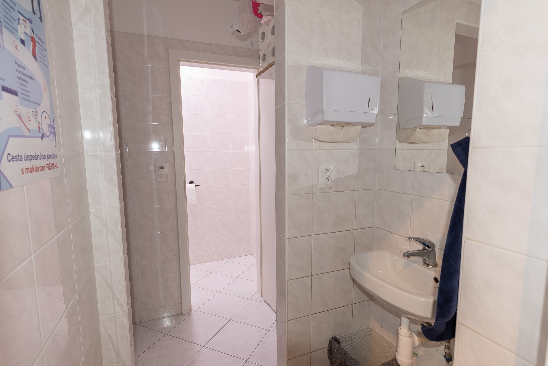 Na prenájom reprezentatívny  priestor 231 m² –  Dunajská ulica - BA -I — foto 9