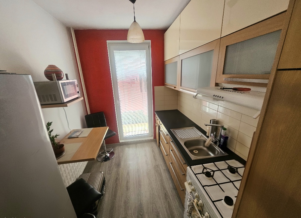 REZERVOVANÉ 1 izbový byt Bánovce nad Bebravou /DUBNIČKA/LOGGIA/PIVNICA — foto 2