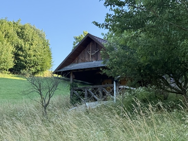 Veľký rekreačný pozemok s chatkou, Streženice (Púchov), 2400 m2 — foto 2