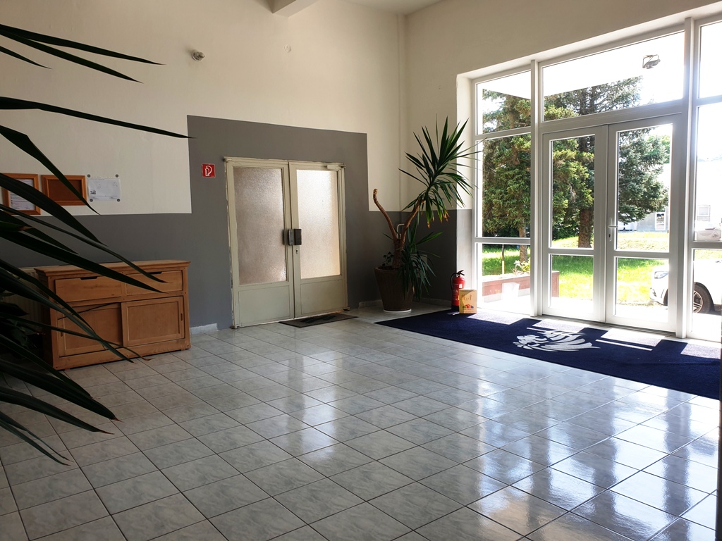 Administratívna budova so sklad. priestormi 1200 m2 - Tr. Bohuslavice — foto 13