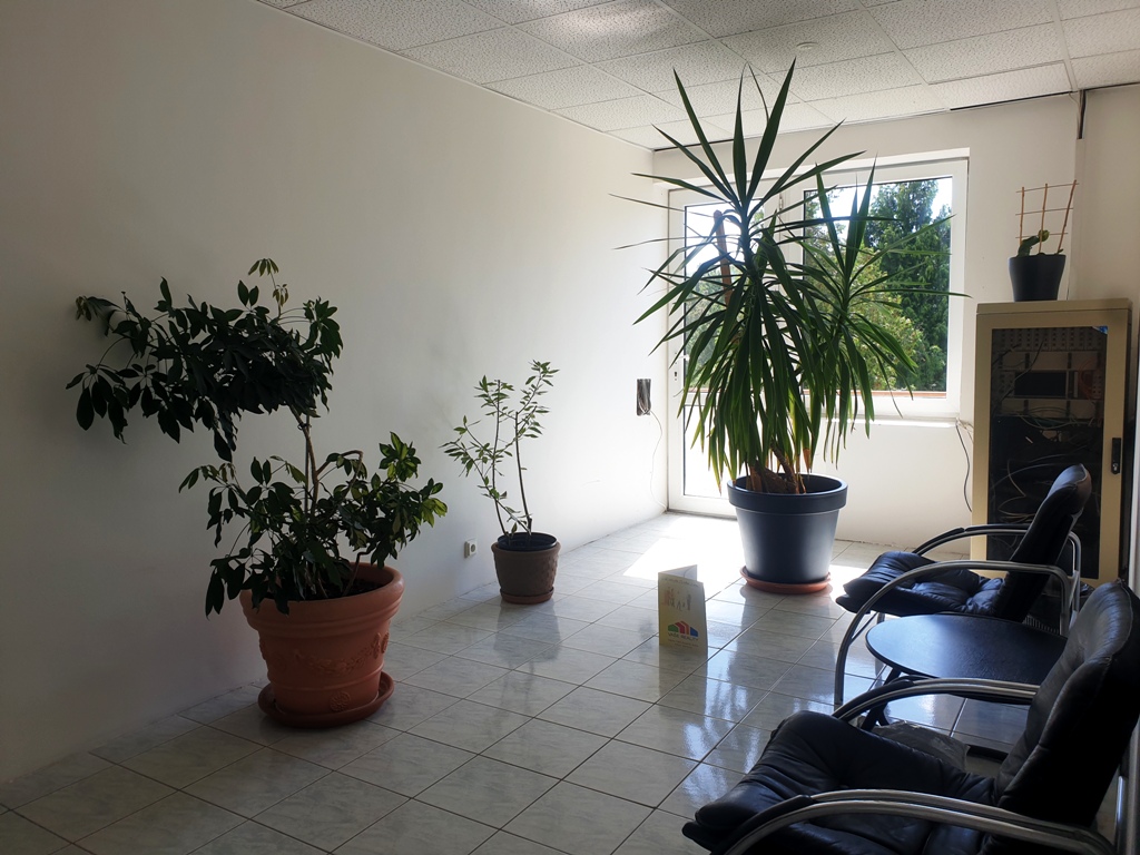 Administratívna budova so sklad. priestormi 1200 m2 - Tr. Bohuslavice — foto 16
