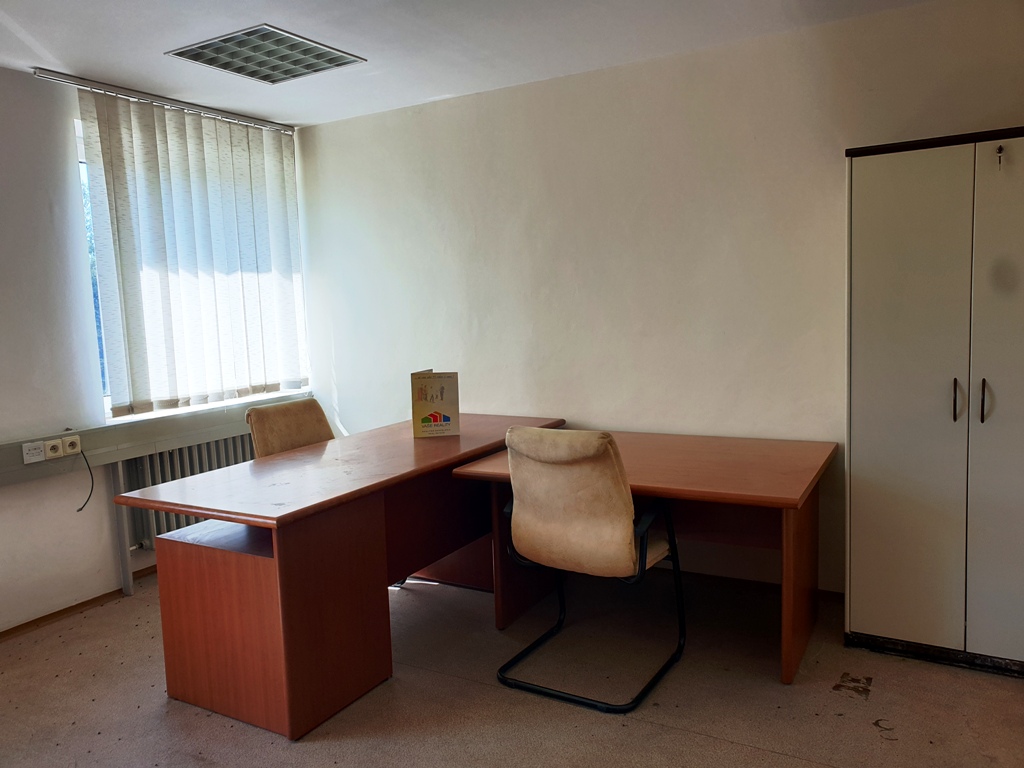Administratívna budova so sklad. priestormi 1200 m2 - Tr. Bohuslavice — foto 21