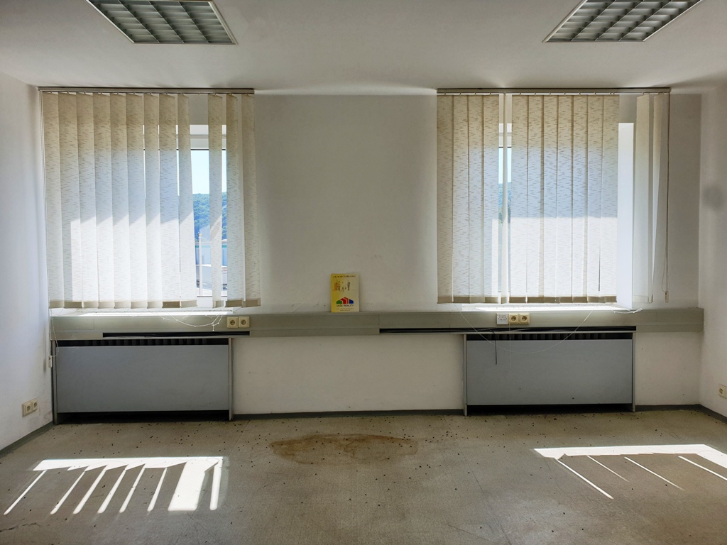 Administratívna budova so sklad. priestormi 1200 m2 - Tr. Bohuslavice — foto 26