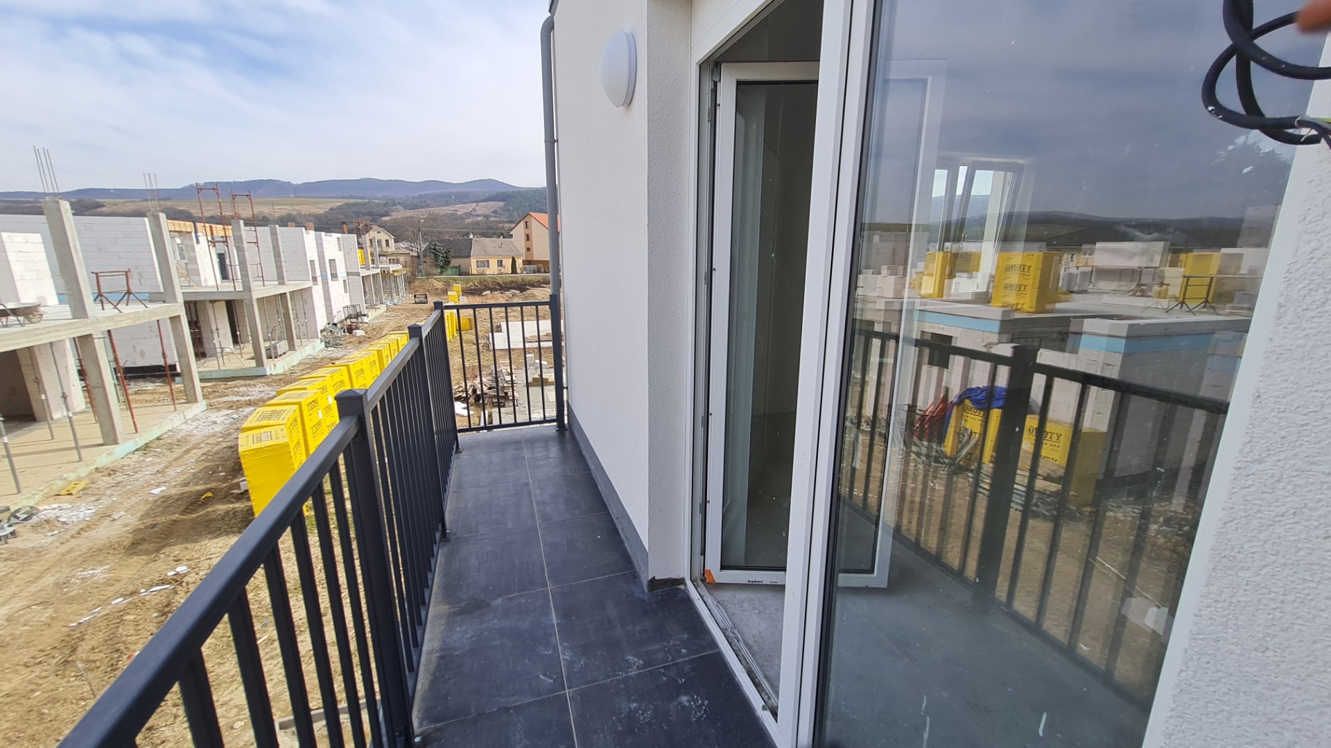 2 IZB BYT "D" 58,64 m2 + BALKÓN 6 m2, novostavba *SPA RESORT*  BANKA — foto 6