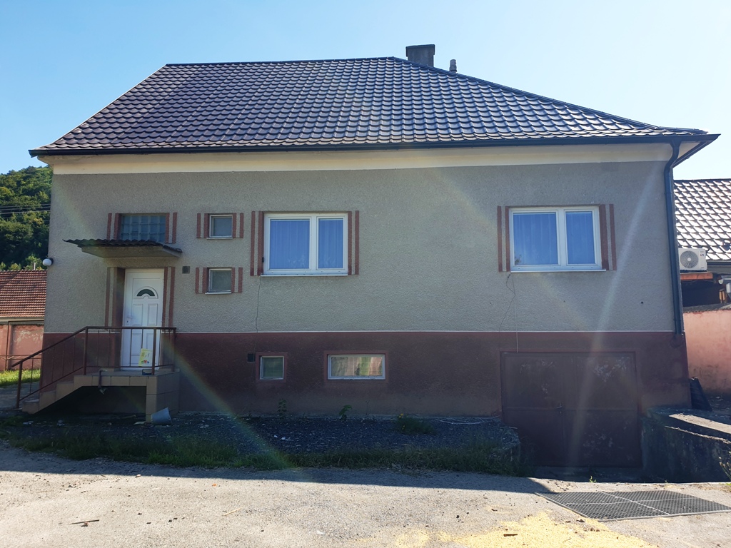 2-podlažný rodinný dom 320 m2 s pozemkom 1518 m2 - Bzince p. Javorinou — foto 7