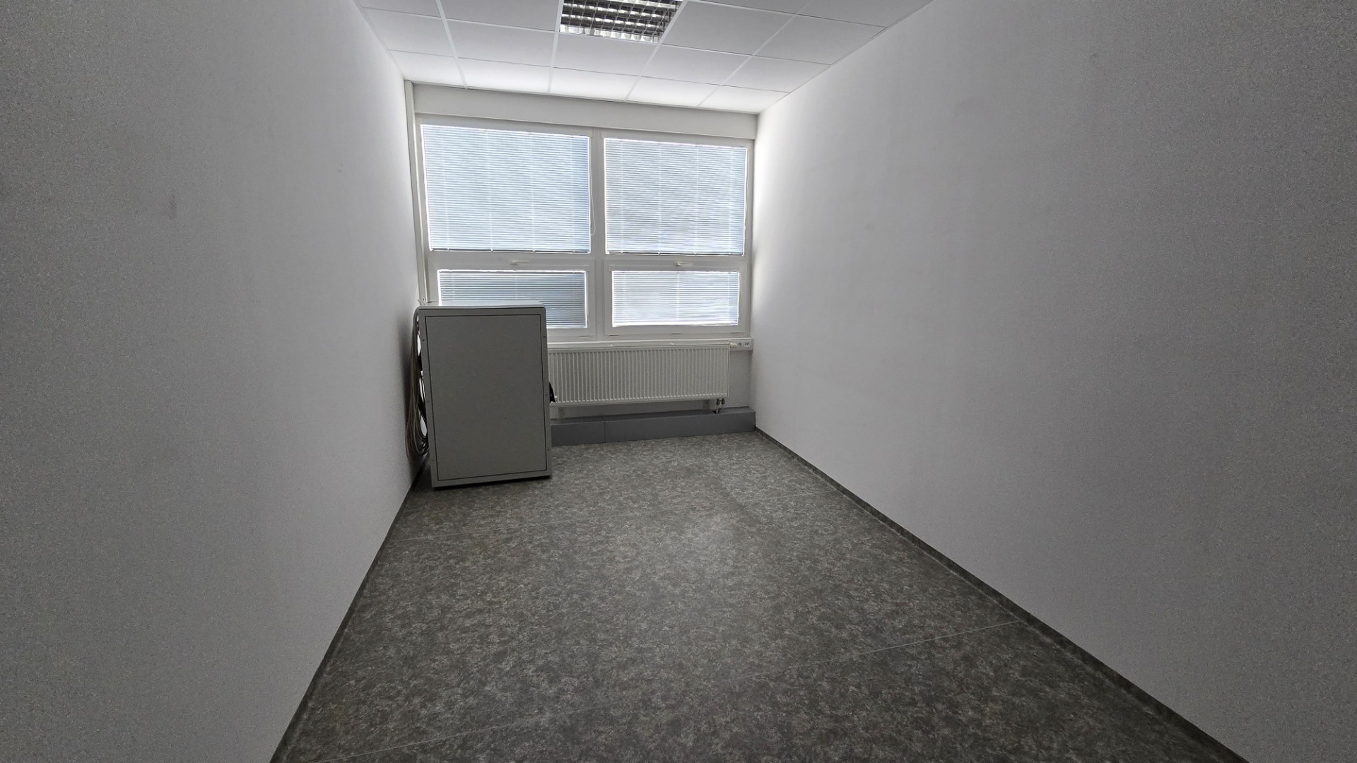 Kancelária 70 m² (50m2 + 20m2) na prenájom - Piešťany, Vajanského — foto 4