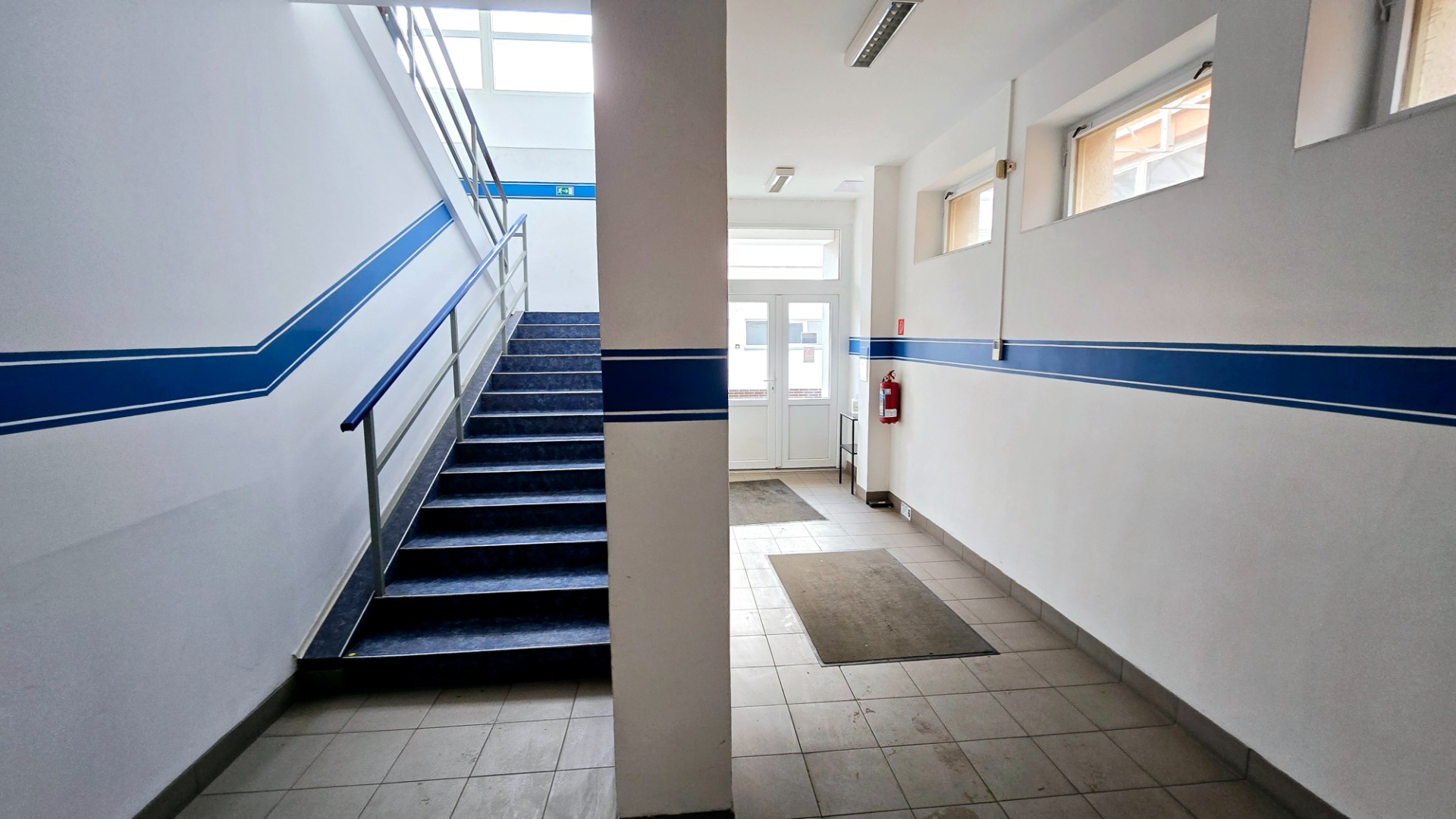 Kancelária 70 m² (50m2 + 20m2) na prenájom - Piešťany, Vajanského — foto 6