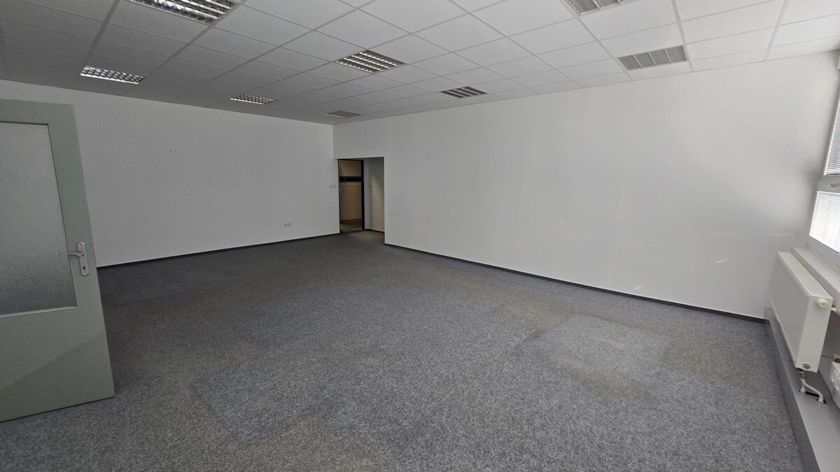 Kancelária 64 m² (52m2 + 12m2) na prenájom - Piešťany, Vajanského