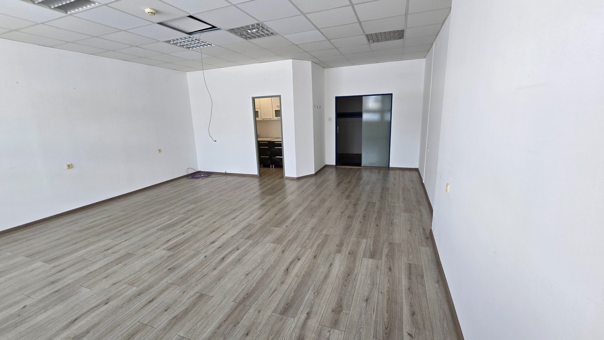 Voľná kancelária 45,5 m² na prenájom - Piešťany, Vajanského — foto 3