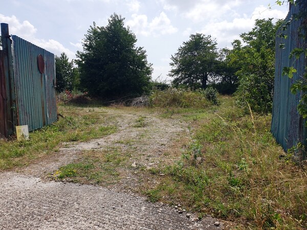 Komerčný stavebný pozemok 2 500 m2 - Trenčianske Bohuslavice, NMnV