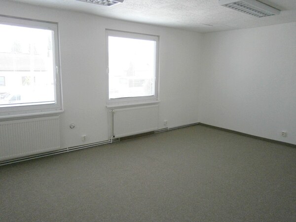 Prenájom kancelárskych priestorov-31m2, Vrbovská Cesta, Piešťany