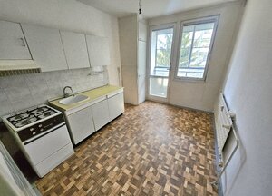 3 izbový byt Bánovce nad Bebravou/ DUBNIČKA /72 m2/ LOGGIA/ PIVNICA — foto 1