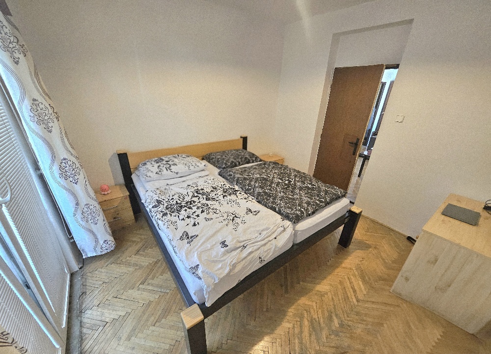 3 izbový byt Bánovce nad Bebravou/ CENTRUM/ LOGGIA / PIVNICA — foto 2