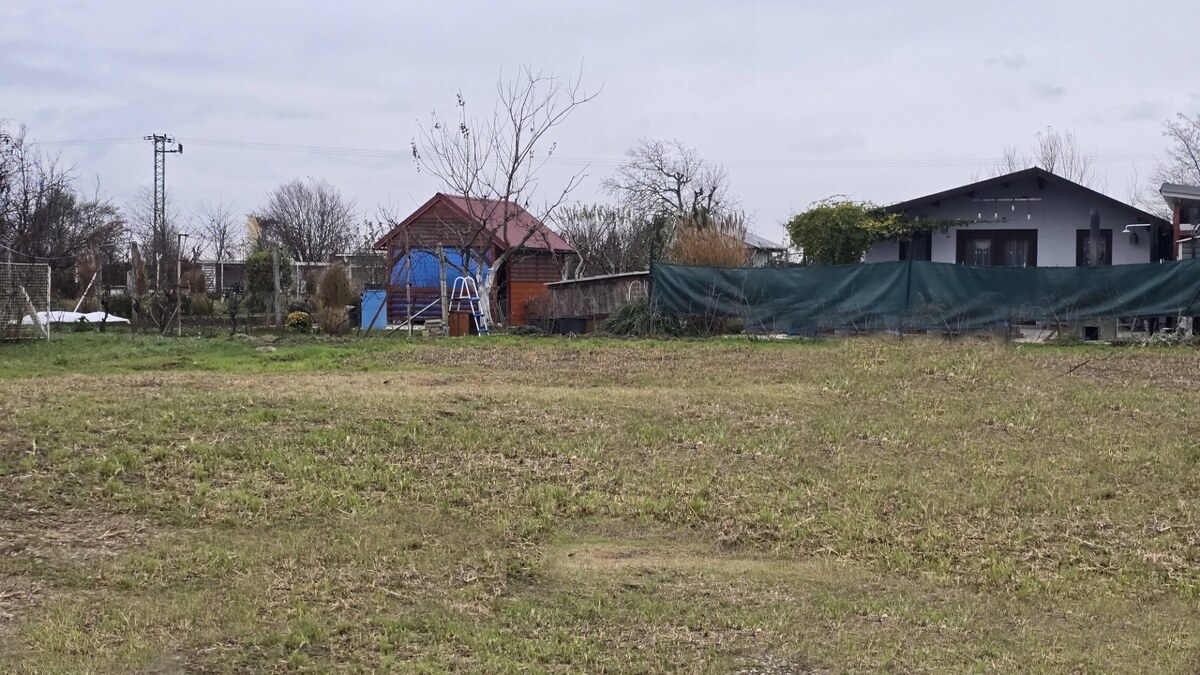 Predaj pozemku 401 m² v záhradkárskej oblasti – Drahovce (Sĺňava –Hať)