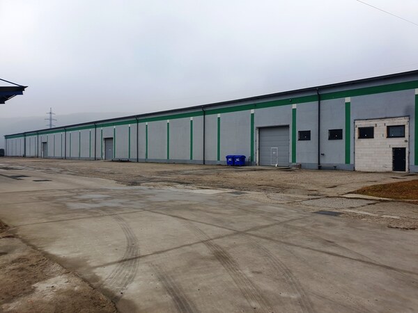 Prenájom - výrobná hala s rozlohou 4 000 m² - Tr. Bohuslavice, NMnV