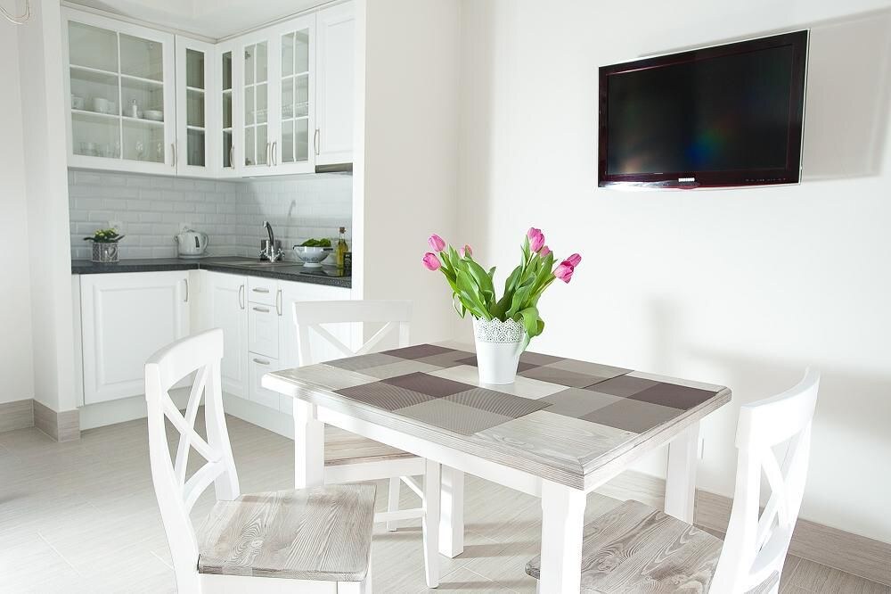 2 izbový byt Bánovce nad Bebravou / CENTRUM  / 58 m2/  2 x LOGGIA /- p
