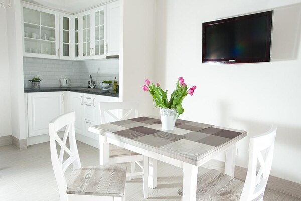 2 izbový byt Bánovce nad Bebravou / CENTRUM  / 58 m2/  2 x LOGGIA /- p