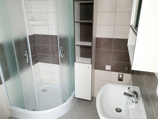 Prenájom Bánovce nad Bebravou 2 izbový byt / CENTRUM / NOVÁ REKONŠTRUK