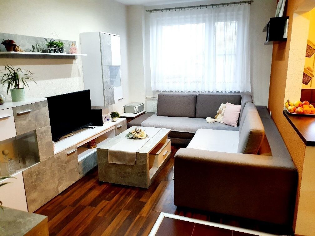 REZERVOVANÉ /2 izbový byt Bánovce nad Bebravou   / 52m2 / DUBNIČKA / L