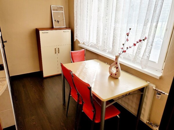 3 izbový byt Bánovce nad Bebravou  CENTRUM-STRED / 66m2 / BALKÓN  / PI