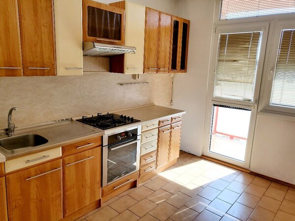 3 izbový byt Bánovce nad Bebravou   / 72m2 / DUBNIČKA / BALKÓN