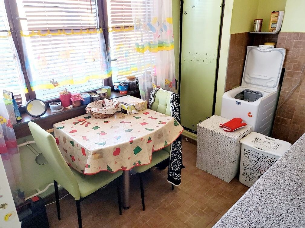 2 izbový  byt  Bánovce nad Bebravou, CENTRUM, 52 m2 ,LOGGIA ,PIVNICA — foto 2