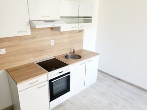 *PRENÁJOM*  Bánovce nad Bebravou  1 IZBOVÝ BYT - CENTRUM — foto 2