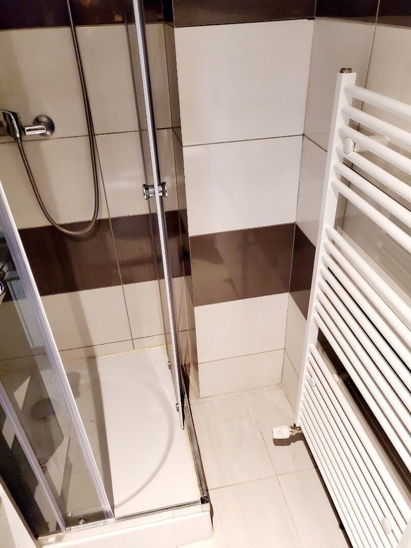 PRENÁJOM  Bánovce nad Bebravou  / 1 IZBOVÝ BYT / ZARIADENÝ /CENTRUM / — foto 5