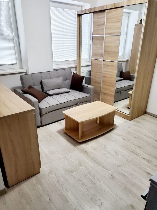 PRENÁJOM  Bánovce nad Bebravou  / 1 IZBOVÝ BYT / ZARIADENÝ /CENTRUM /