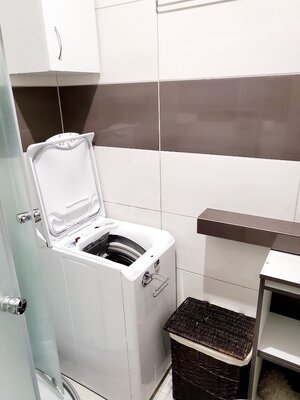PRENÁJOM  Bánovce nad Bebravou  / 1 IZBOVÝ BYT / ZARIADENÝ /CENTRUM / — foto 4