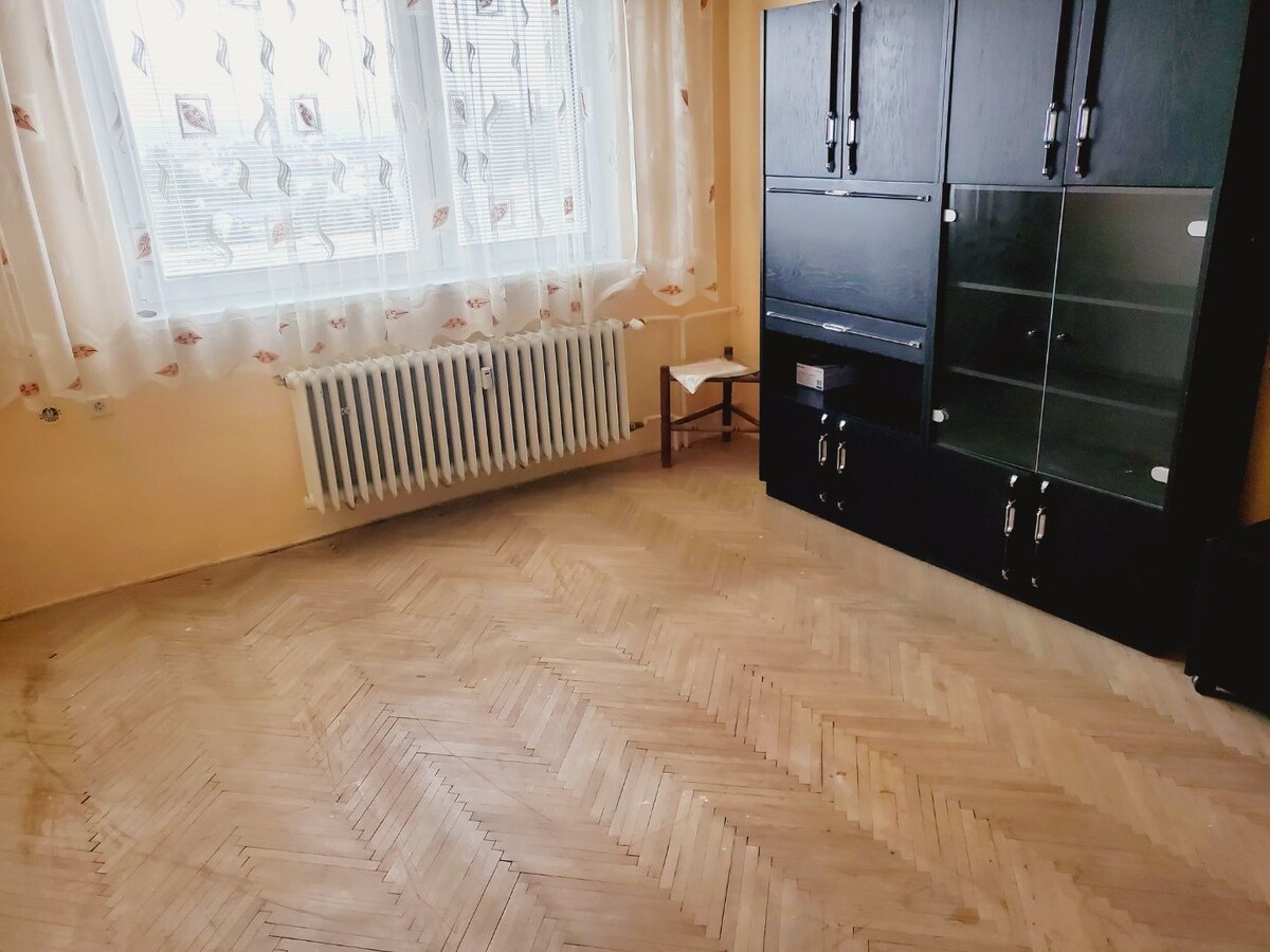 2 izbový  byt  Bánovce nad Bebravou, CENTRUM, 53 m2 ,LOGGIA ,PIVNICA — foto 2