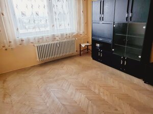 2 izbový  byt  Bánovce nad Bebravou, CENTRUM, 53 m2 ,LOGGIA ,PIVNICA — foto 2