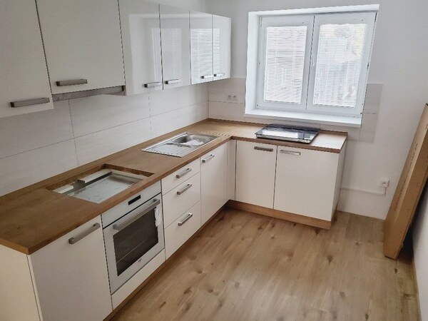 2 izbový  byt  Bánovce nad Bebravou, CENTRUM, 67 m2 , PIVNICA