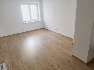 2 izbový  byt  Bánovce nad Bebravou, CENTRUM, 67 m2 , PIVNICA — foto 3