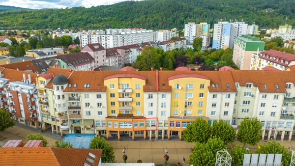 Nebytový priestor Púchov, Pešia zóna ul. Moyzesova, 77,50 m2