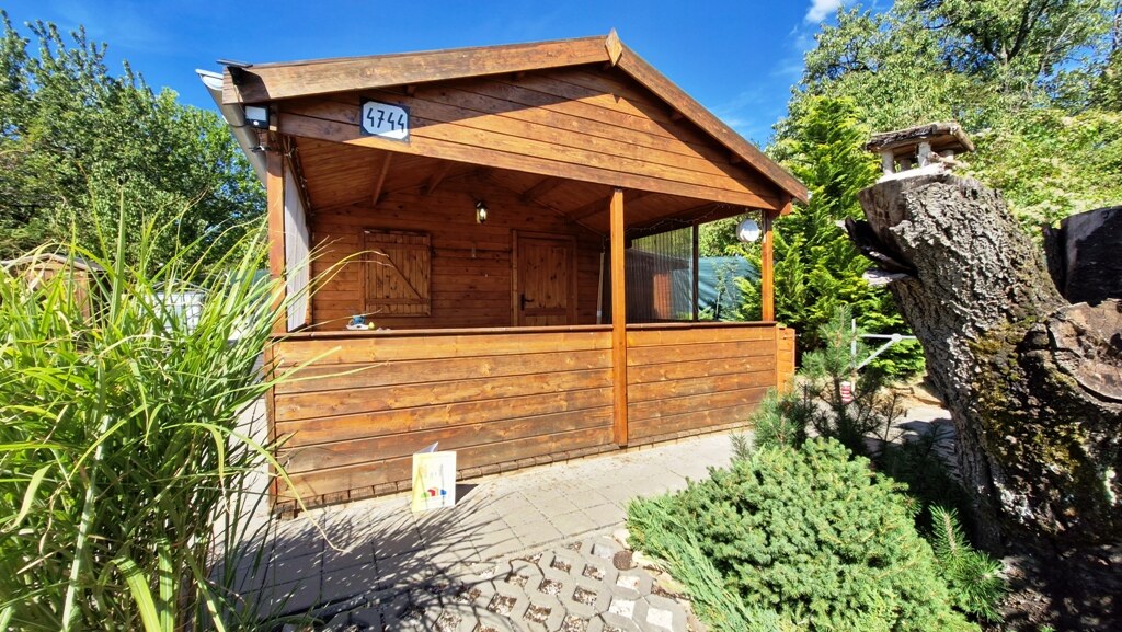 Záhradná chata s príslušenstvom a pozemkom 402 m2 - Nové Mesto n/V — foto 11
