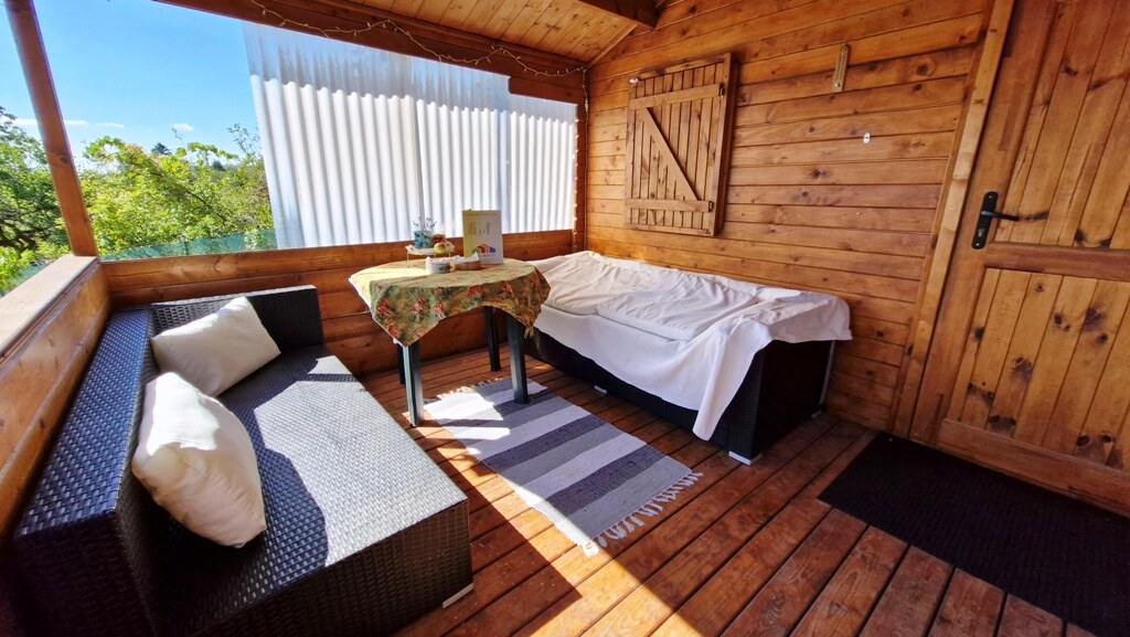 Záhradná chata s príslušenstvom a pozemkom 402 m2 - Nové Mesto n/V — foto 14