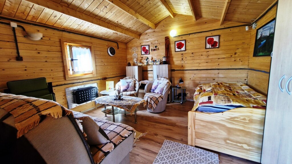 Záhradná chata s príslušenstvom a pozemkom 402 m2 - Nové Mesto n/V — foto 15