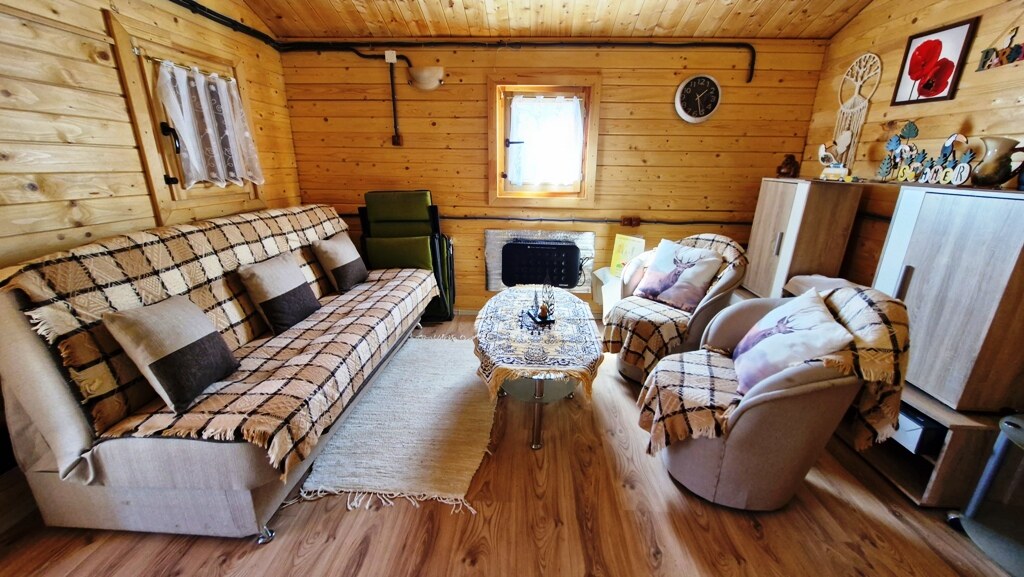 Záhradná chata s príslušenstvom a pozemkom 402 m2 - Nové Mesto n/V — foto 16