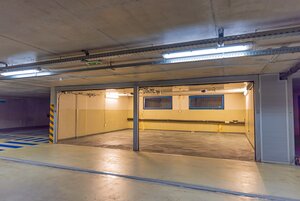 Na prenájom 2-garáž, 42 m², v garážovom dome, Cintorínska ul., ihneď — foto 2