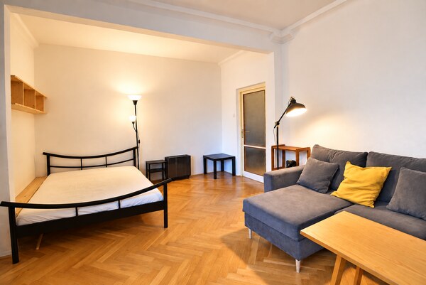 Na prenájom 1-izbový byt, 40 m², Medzilaborecká ul., Ružinov