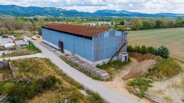 Komerčná budova okr. ILAVA, 6 km od diaľnice, pozemok 3700m2 — foto 3