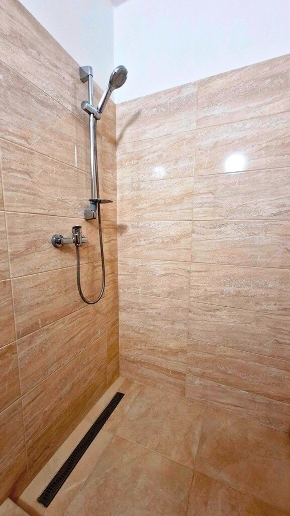 Na predaj priestranná garsónka 34 m2 + veľký balkón - Nové Mesto n/V — foto 16