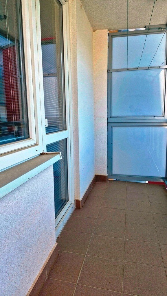 Na predaj priestranná garsónka 34 m2 + veľký balkón - Nové Mesto n/V — foto 6