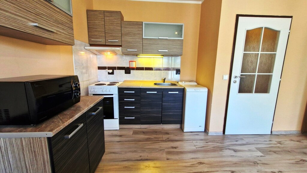 Na predaj priestranná garsónka 34 m2 + veľký balkón - Nové Mesto n/V — foto 7