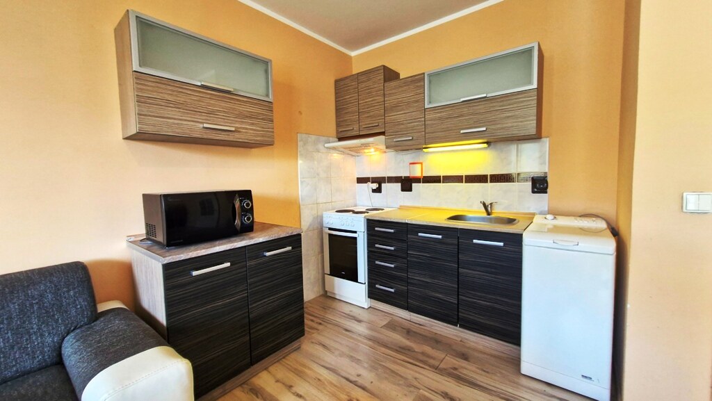 Na predaj priestranná garsónka 34 m2 + veľký balkón - Nové Mesto n/V — foto 8