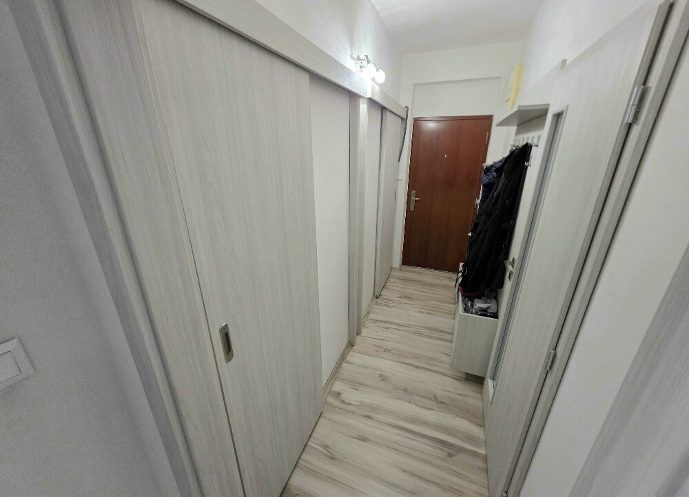 3 izbový byt Bánovce nad Bebravou /CENTRUM / 52 m2/ PIVNICA — foto 3