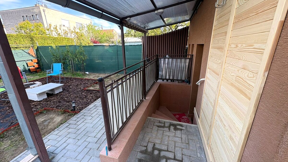 Útulné a kompletne zariadené bývanie v rodinnom dome so záhradkou – Pi — foto 13