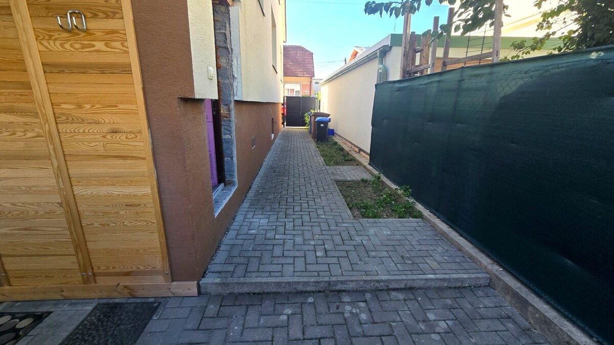 Útulné a kompletne zariadené bývanie v rodinnom dome so záhradkou – Pi — foto 18